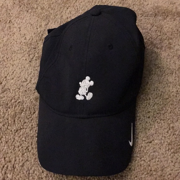 mickey mouse nike hat